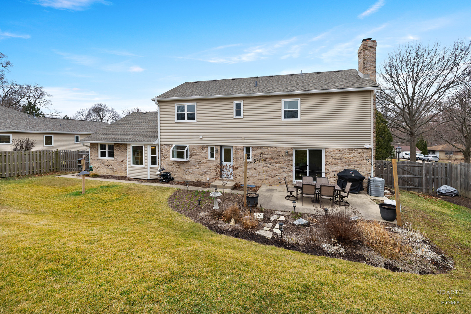 913 N FRANKLIN Avenue