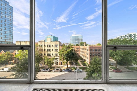 Tiny photo for 5201 S Cornell Avenue #4C, Chicago, IL 60615 (MLS # 12724134)