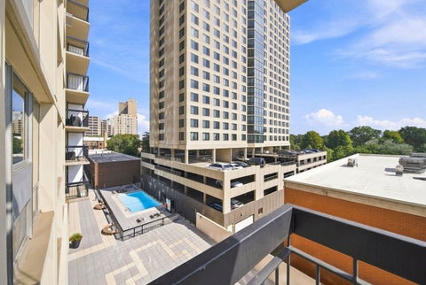 Tiny photo for 5201 S Cornell Avenue #4C, Chicago, IL 60615 (MLS # 12724134)