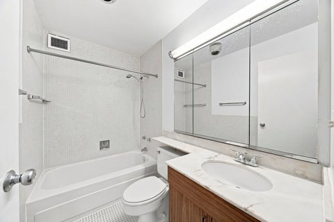 Tiny photo for 5201 S Cornell Avenue #4C, Chicago, IL 60615 (MLS # 12724134)