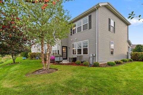 Tiny photo for 667 Anchorage Court, Pingree Grove, IL 60140 (MLS # 12773351)