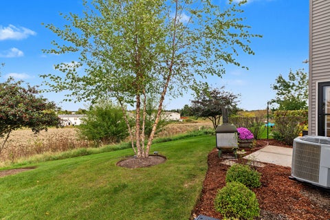 Tiny photo for 667 Anchorage Court, Pingree Grove, IL 60140 (MLS # 12773351)
