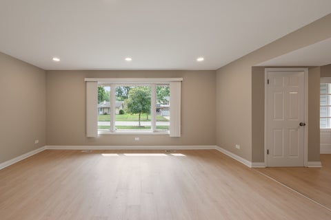 Tiny photo for 1340 Newcastle Lane, Hoffman Estates, IL 60169 (MLS # 12738150)