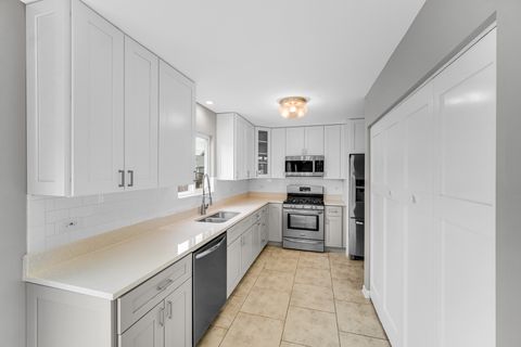 Tiny photo for 615 RED BARN Trail, Bolingbrook, IL 60490 (MLS # 12655498)