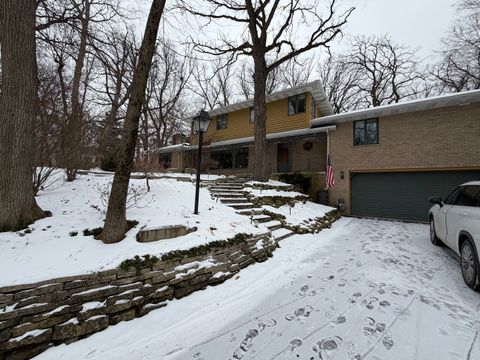 Photo of 501 Glenwood Trail, Elgin, IL 60120 (MLS # 12559613)