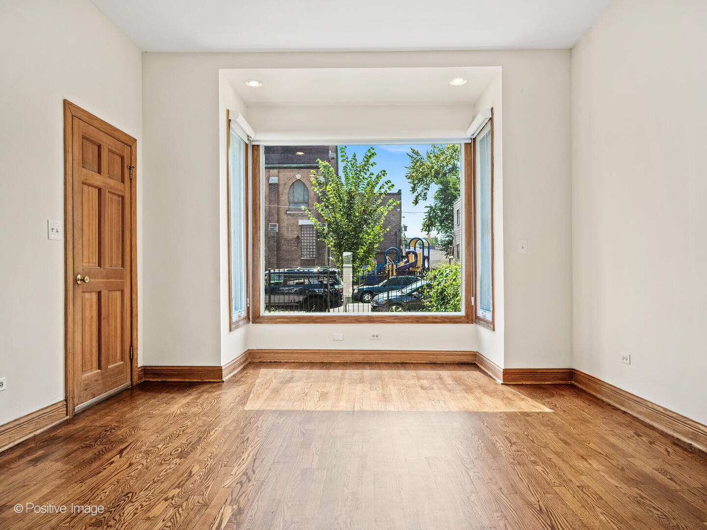 2908 W Mclean Avenue 1
