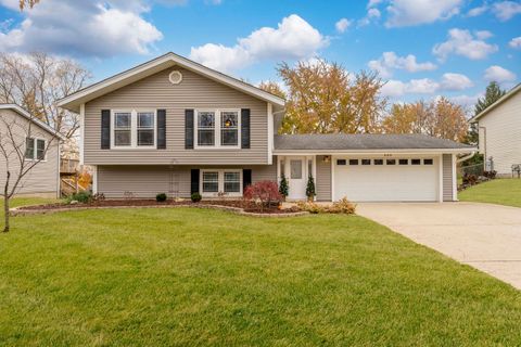 Tiny photo for 309 Plymouth Lane NW, Bloomingdale, IL 60108 (MLS # 12643990)