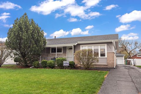 Photo of 6721 165th Place, Tinley Park, IL 60477 (MLS # 12617707)