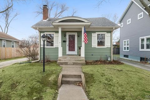 Tiny photo for 1324 Hickory Street, Waukegan, IL 60085 (MLS # 12604510)