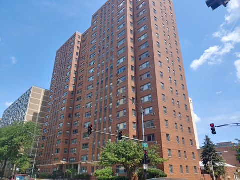 2909 N Sheridan Road 1211 Chicago IL 60657