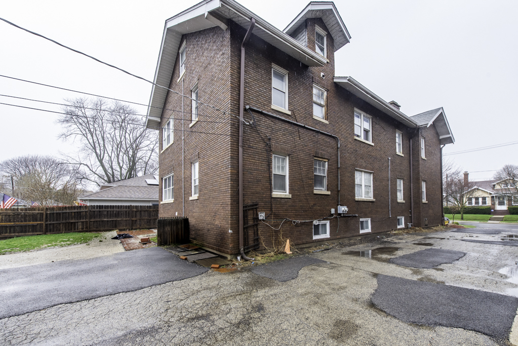 415 W Ridgeland Avenue 2