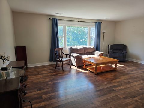 Tiny photo for 712 W HIGHLAND Avenue #4, Elgin, IL 60123 (MLS # 12468965)