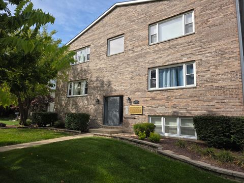 Photo of 712 W HIGHLAND Avenue #4, Elgin, IL 60123 (MLS # 12468965)