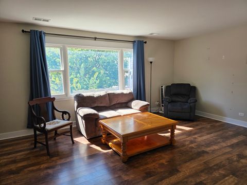 Tiny photo for 712 W HIGHLAND Avenue #4, Elgin, IL 60123 (MLS # 12468965)