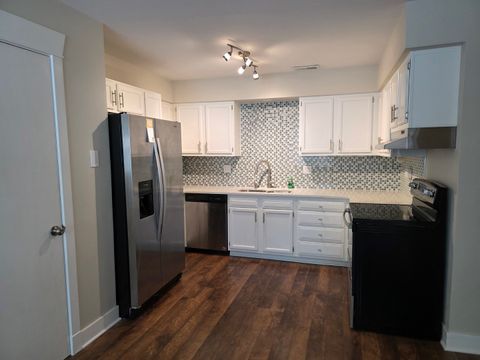 Tiny photo for 712 W HIGHLAND Avenue #4, Elgin, IL 60123 (MLS # 12468965)