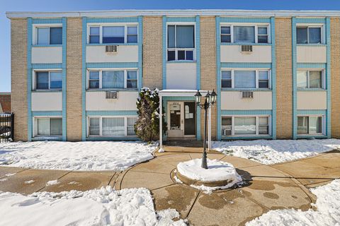 Photo of 6850 Cermak Road #1B, Berwyn, IL 60402 (MLS # 12529841)