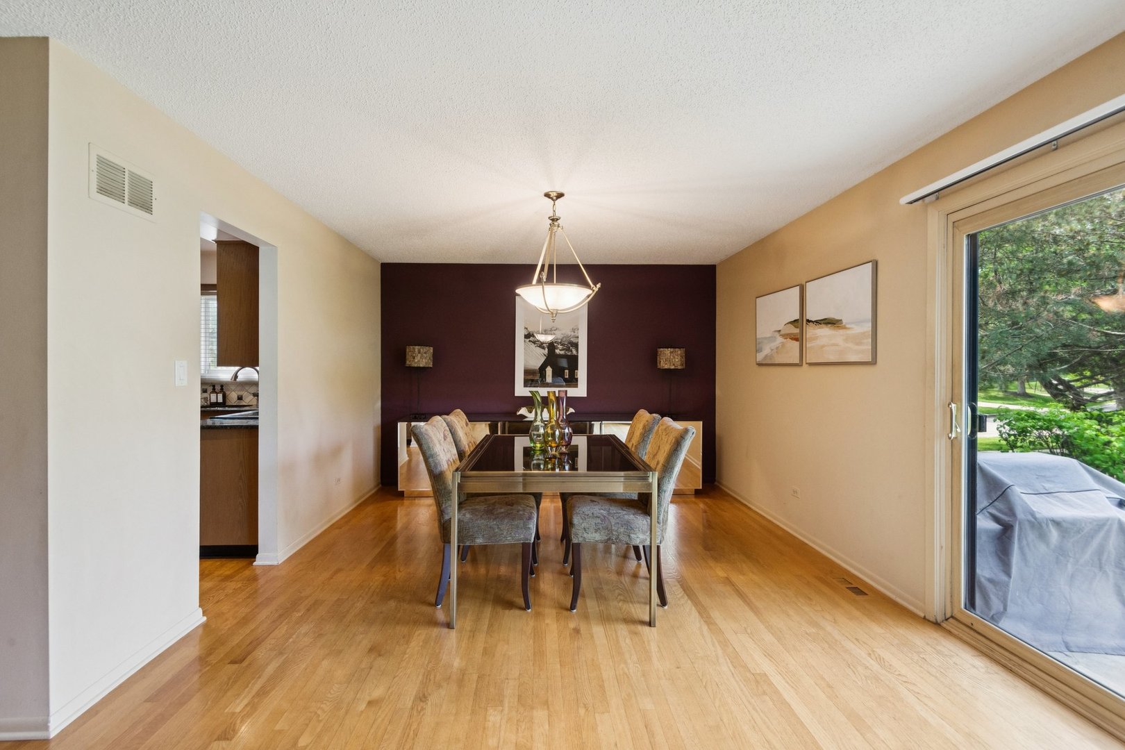 4568 Lindenwood Lane