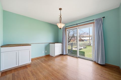 Tiny photo for 203 Fairview Drive, St. Charles, IL 60174 (MLS # 12588204)