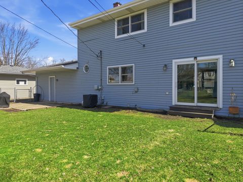 Tiny photo for 203 Fairview Drive, St. Charles, IL 60174 (MLS # 12588204)