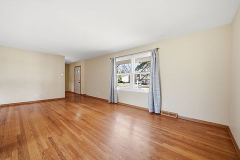 Tiny photo for 203 Fairview Drive, St. Charles, IL 60174 (MLS # 12588204)