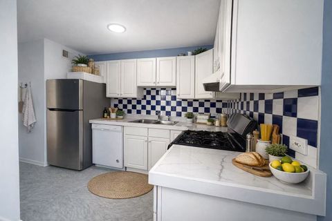 Tiny photo for 2605 S Indiana Avenue #1107, Chicago, IL 60616 (MLS # 12561813)