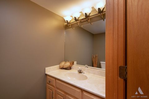 Tiny photo for 571 N Veterans Parkway, Addison, IL 60101 (MLS # 12601193)