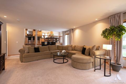 Tiny photo for 571 N Veterans Parkway, Addison, IL 60101 (MLS # 12601193)