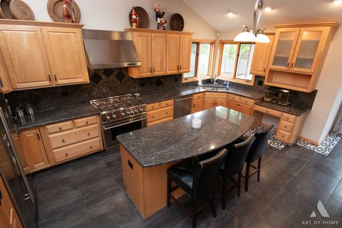 Tiny photo for 571 N Veterans Parkway, Addison, IL 60101 (MLS # 12601193)