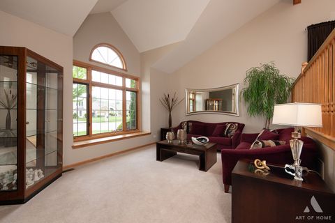 Tiny photo for 571 N Veterans Parkway, Addison, IL 60101 (MLS # 12601193)