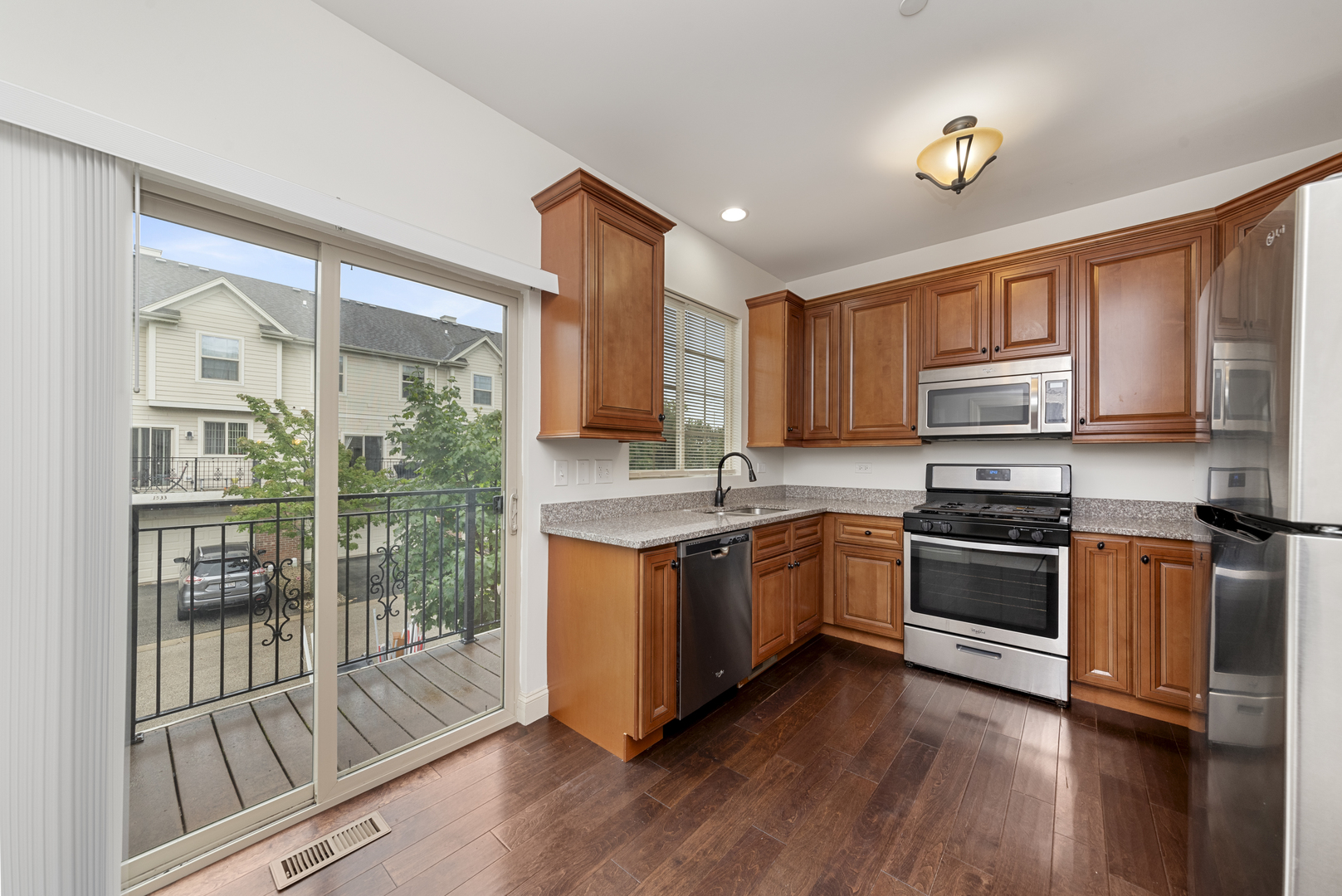 1532 Lakeridge Court