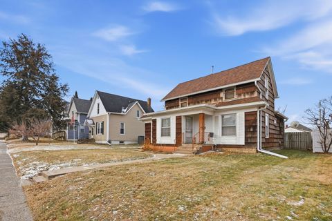 Tiny photo for 411 39th Street, Moline, IL 51265 (MLS # 12630889)
