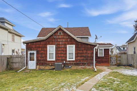 Tiny photo for 411 39th Street, Moline, IL 51265 (MLS # 12630889)