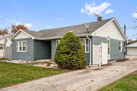 Tiny photo for 7949 Newland Avenue, Burbank, IL 60459 (MLS # 12552256)