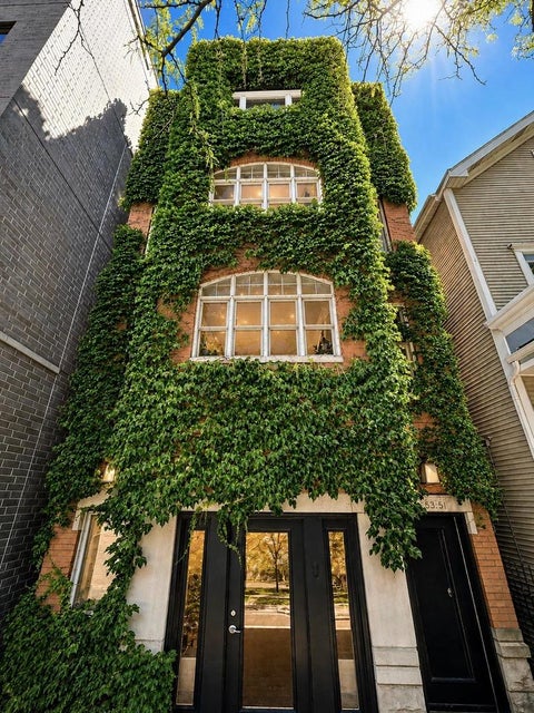 Photo of 2555 N Southport Avenue #3, Chicago, IL 60614 (MLS # 12688844)