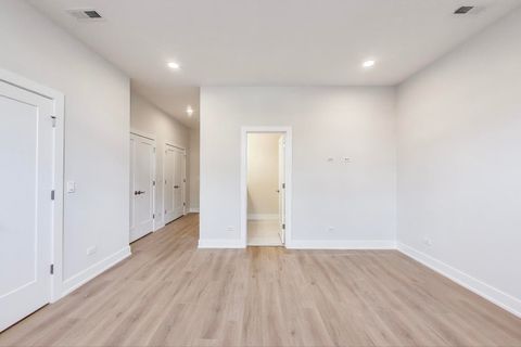 Tiny photo for 3339 N Ridgeway Avenue #1S, Chicago, IL 60618 (MLS # 12344339)