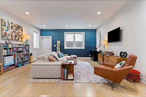 Tiny photo for 3033 N Clybourn Avenue #1, Chicago, IL 60618 (MLS # 12624854)