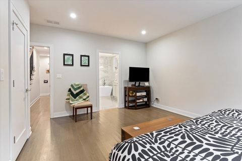 Tiny photo for 3033 N Clybourn Avenue #1, Chicago, IL 60618 (MLS # 12624854)