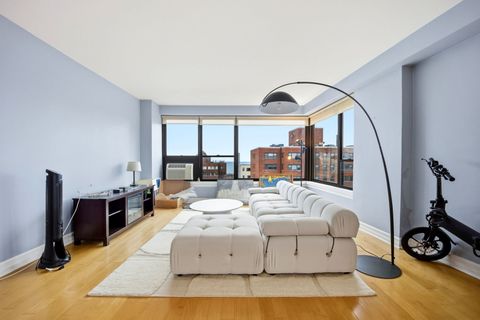 Tiny photo for 2930 N Sheridan Road #1912, Chicago, IL 60657 (MLS # 12546216)