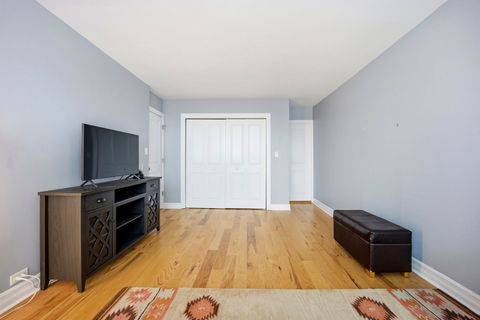 Tiny photo for 2930 N Sheridan Road #1912, Chicago, IL 60657 (MLS # 12546216)