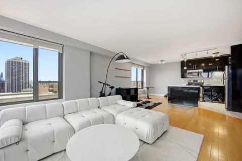 Tiny photo for 2930 N Sheridan Road #1912, Chicago, IL 60657 (MLS # 12546216)