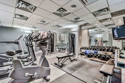 Tiny photo for 2930 N Sheridan Road #1912, Chicago, IL 60657 (MLS # 12546216)