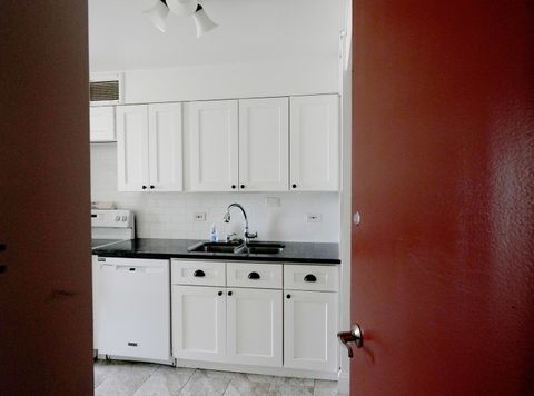 Tiny photo for 601 E 32nd Street #400, Chicago, IL 60616 (MLS # 12524217)