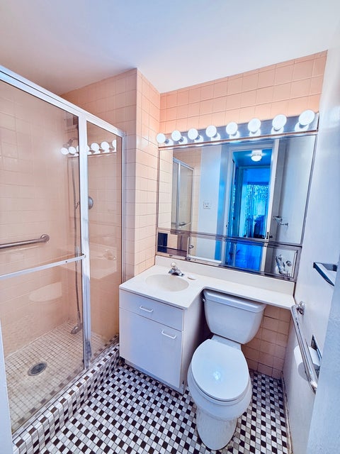 Tiny photo for 601 E 32nd Street #400, Chicago, IL 60616 (MLS # 12524217)