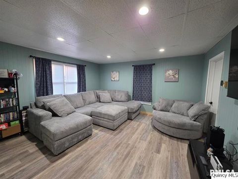 Tiny photo for 1431 Spruce Street, Quincy, IL 62301 (MLS # 12538604)