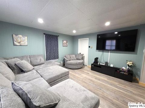 Tiny photo for 1431 Spruce Street, Quincy, IL 62301 (MLS # 12538604)