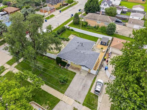 Tiny photo for 8852 Central Avenue, Oak Lawn, IL 60453 (MLS # 12670775)