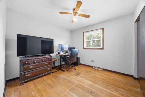 Tiny photo for 8852 Central Avenue, Oak Lawn, IL 60453 (MLS # 12670775)