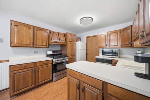 Tiny photo for 8852 Central Avenue, Oak Lawn, IL 60453 (MLS # 12670775)