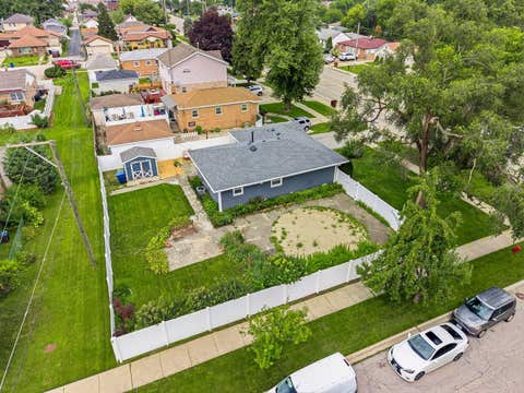 Tiny photo for 8852 Central Avenue, Oak Lawn, IL 60453 (MLS # 12670775)