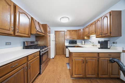 Tiny photo for 8852 Central Avenue, Oak Lawn, IL 60453 (MLS # 12670775)